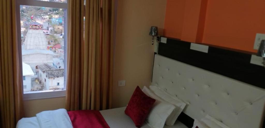 Hotel Uday Palace Joshīmath Esterno foto
