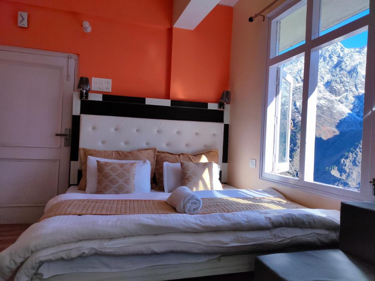 Hotel Uday Palace Joshīmath Esterno foto