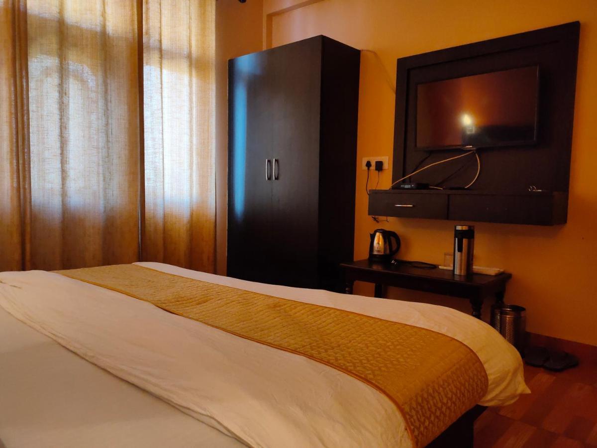 Hotel Uday Palace Joshīmath Esterno foto