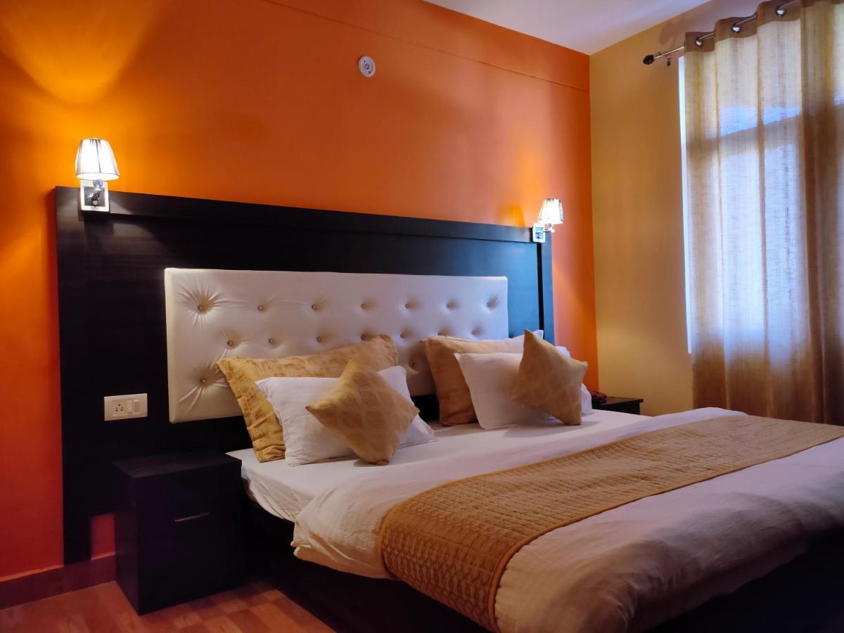 Hotel Uday Palace Joshīmath Esterno foto