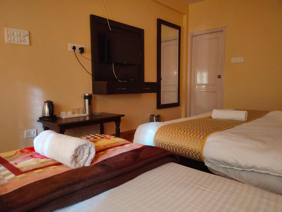 Hotel Uday Palace Joshīmath Esterno foto